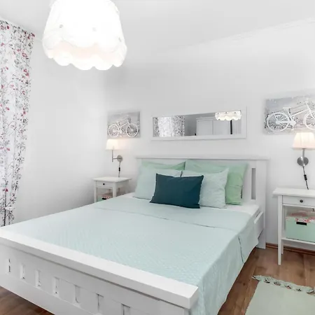 Beautiful Apartment In Dramalj With Wifi *